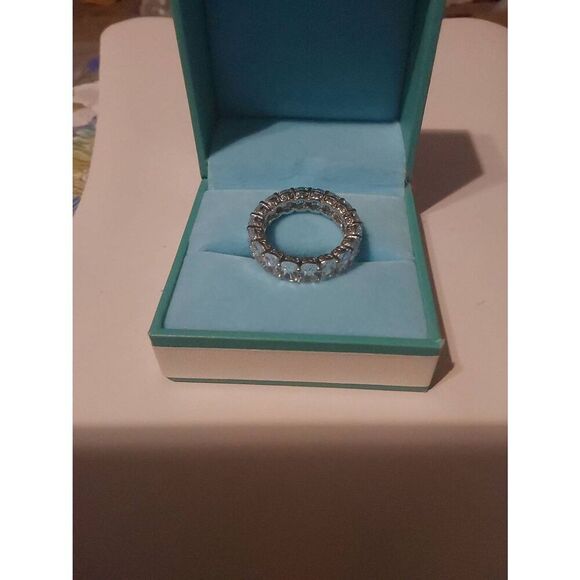 Spectacular 8.5 Ct. DIAMONIQUE Radiant Cut Eternity Style Band Ring Sz 8 - Picture 2 of 9